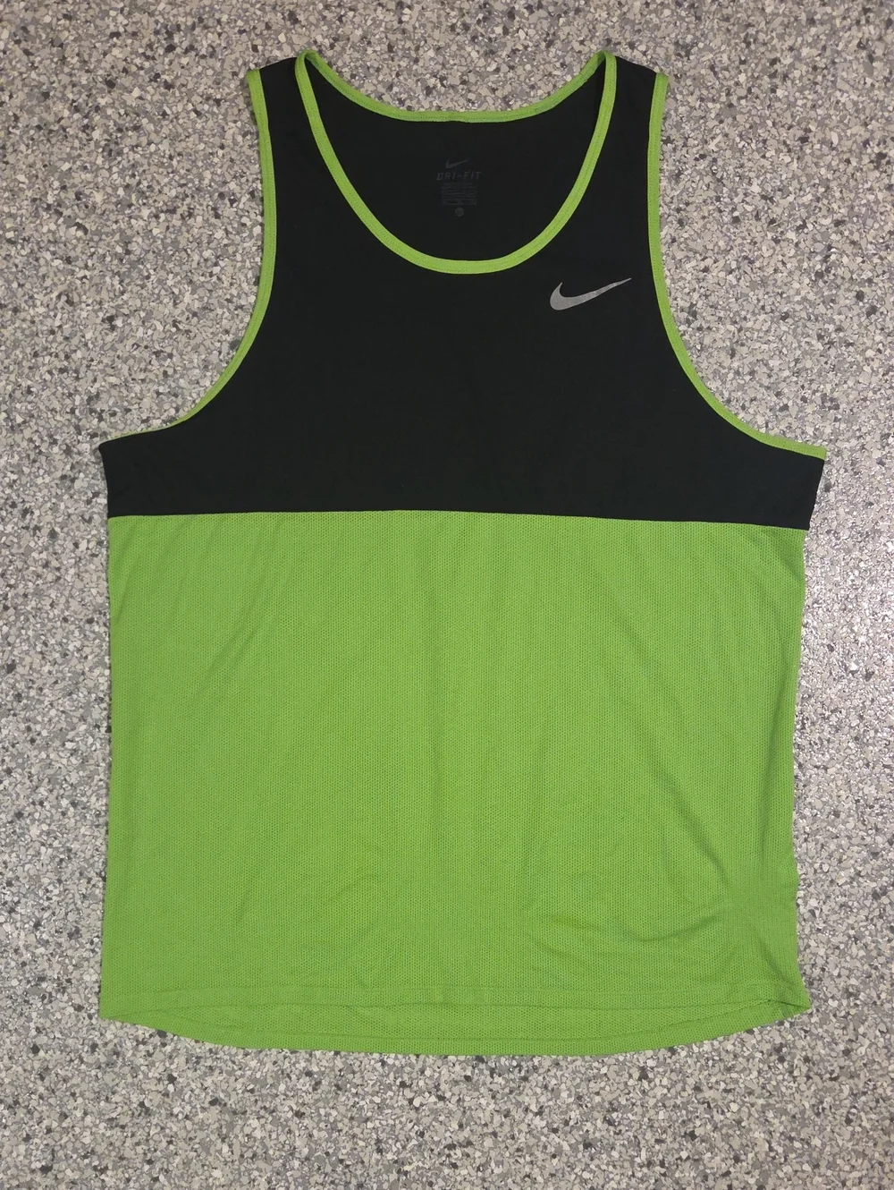 Bundle Of Nike + Brooks Sleeveless Running Shirts Size XL